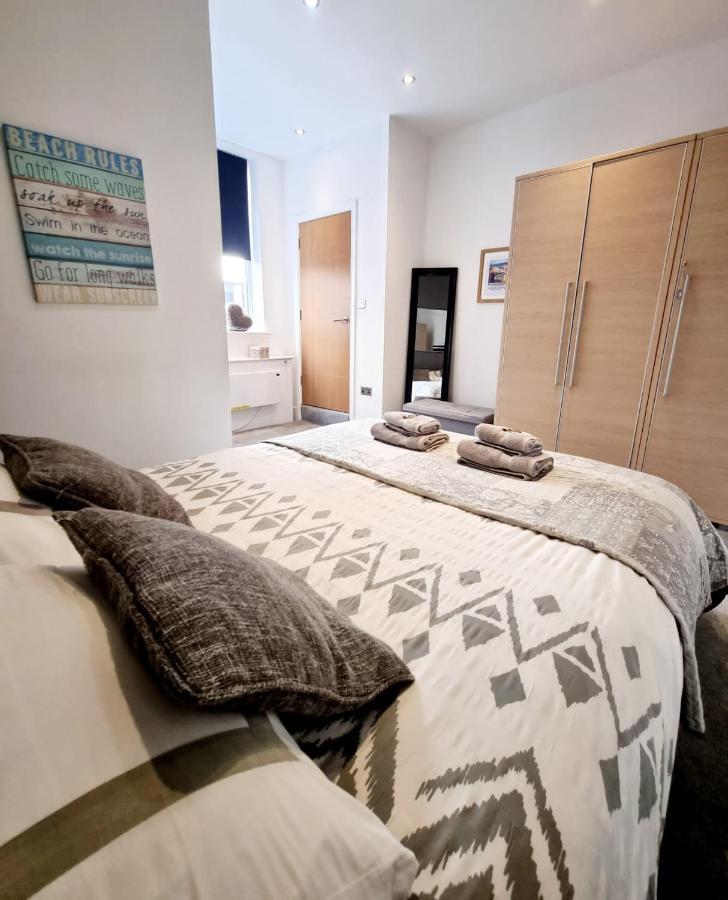 Stylish Apartment In Victorian Conversion Free Parking & Private Patio Close To Beach Town Centre & Bic Bournemouth Luaran gambar
