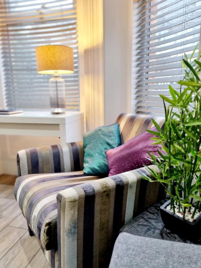 Stylish Apartment In Victorian Conversion Free Parking & Private Patio Close To Beach Town Centre & Bic Bournemouth Luaran gambar