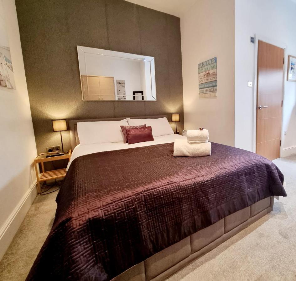 Stylish Apartment In Victorian Conversion Free Parking & Private Patio Close To Beach Town Centre & Bic Bournemouth Luaran gambar