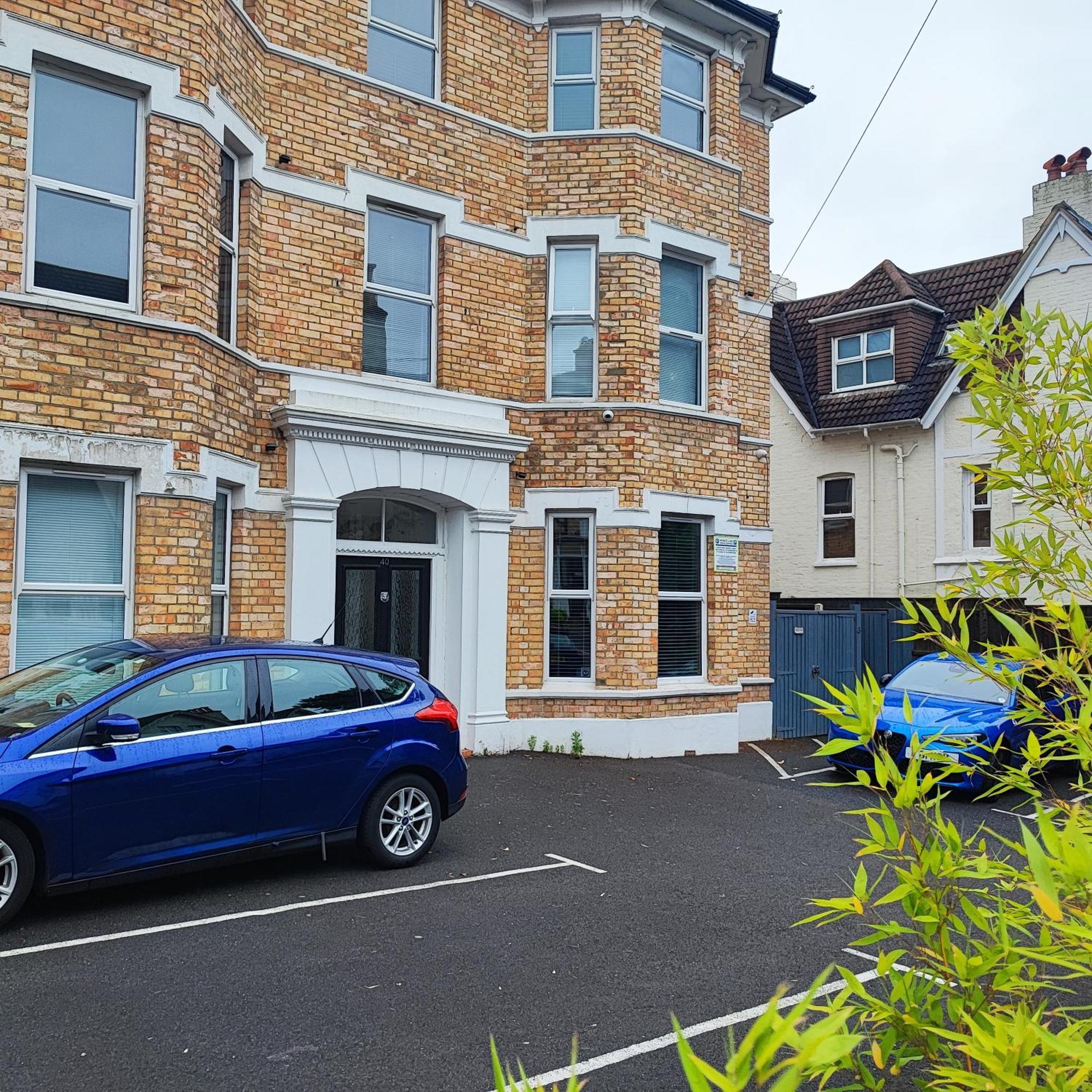 Stylish Apartment In Victorian Conversion Free Parking & Private Patio Close To Beach Town Centre & Bic Bournemouth Luaran gambar