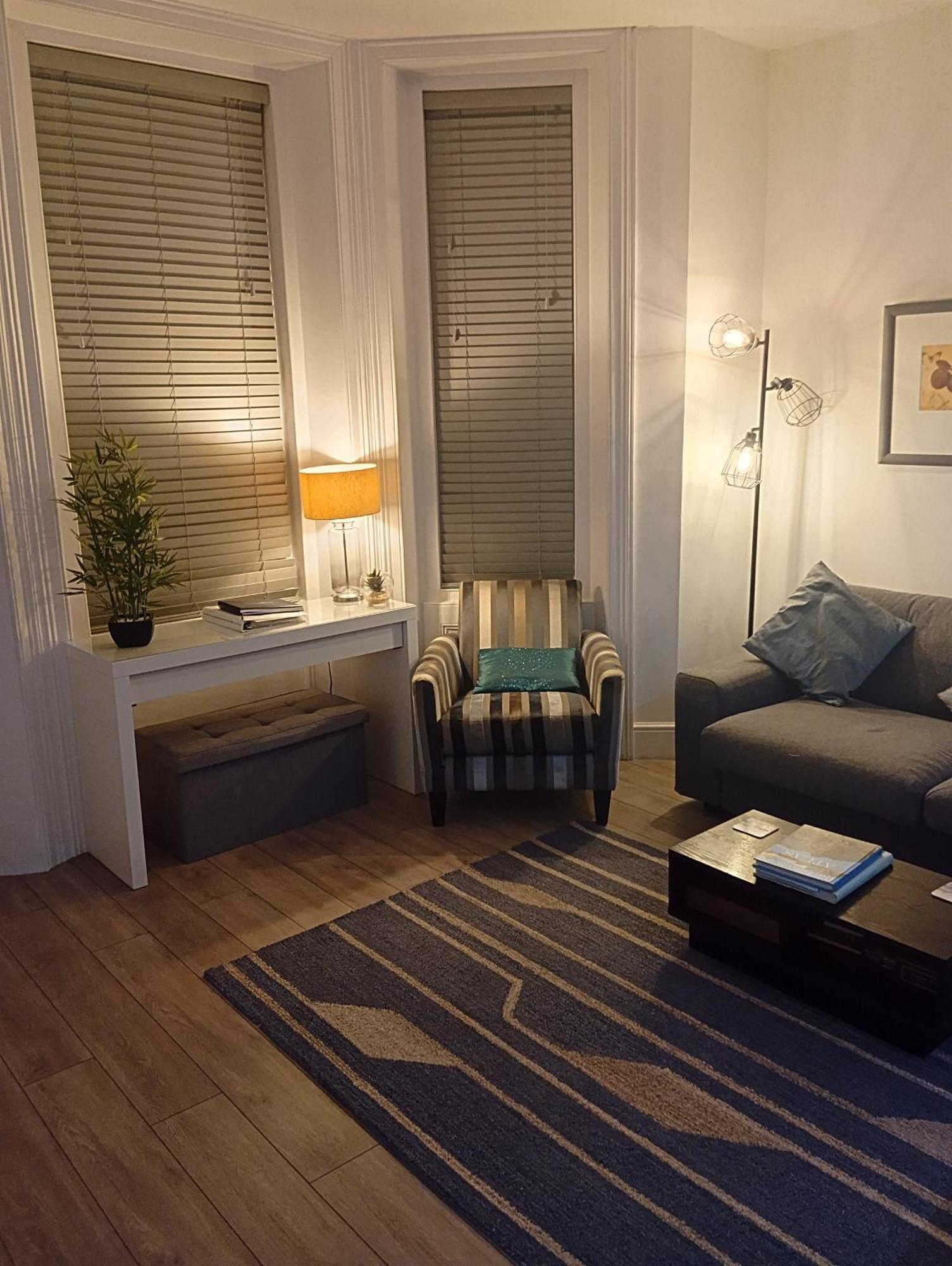 Stylish Apartment In Victorian Conversion Free Parking & Private Patio Close To Beach Town Centre & Bic Bournemouth Luaran gambar