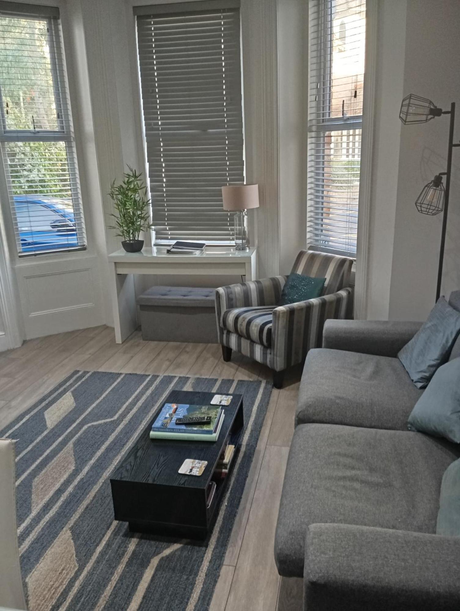Stylish Apartment In Victorian Conversion Free Parking & Private Patio Close To Beach Town Centre & Bic Bournemouth Luaran gambar