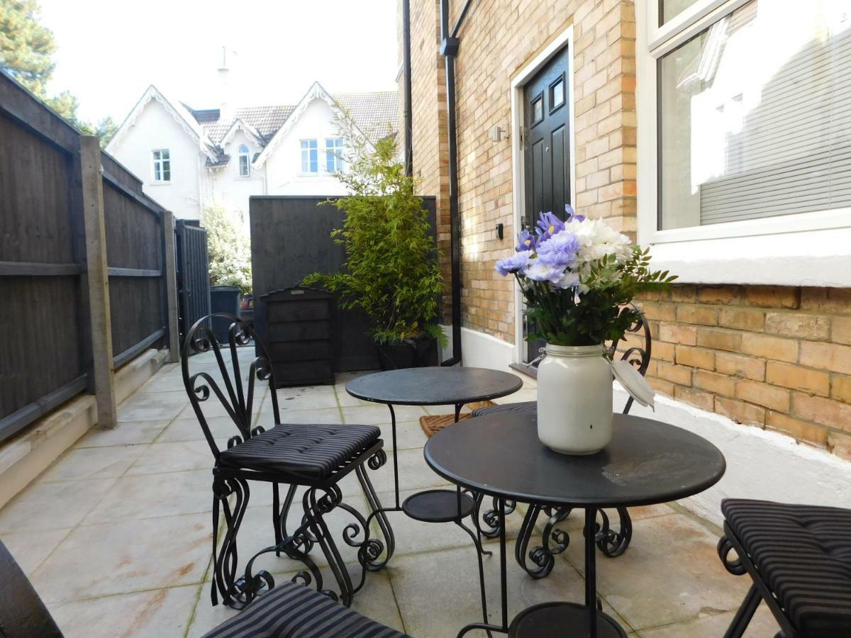 Stylish Apartment In Victorian Conversion Free Parking & Private Patio Close To Beach Town Centre & Bic Bournemouth Luaran gambar